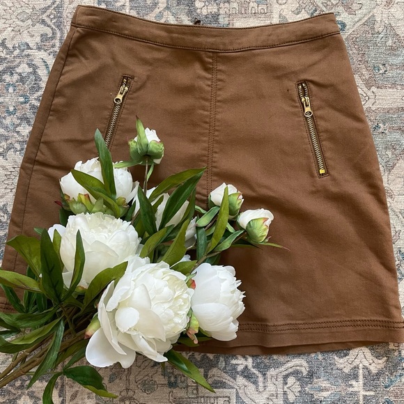 Sexy tan H&M Mini Skirt- Size 8. - Picture 1 of 3